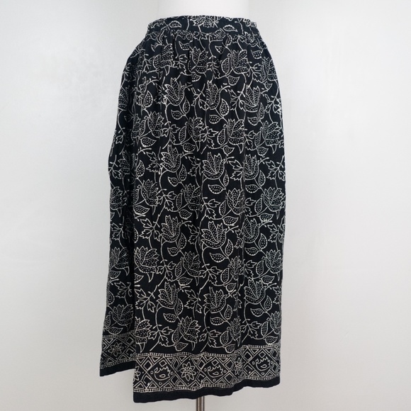 Orvis Black Maxi A-Line Skirt with Leaf Pattern - Picture 3 of 8